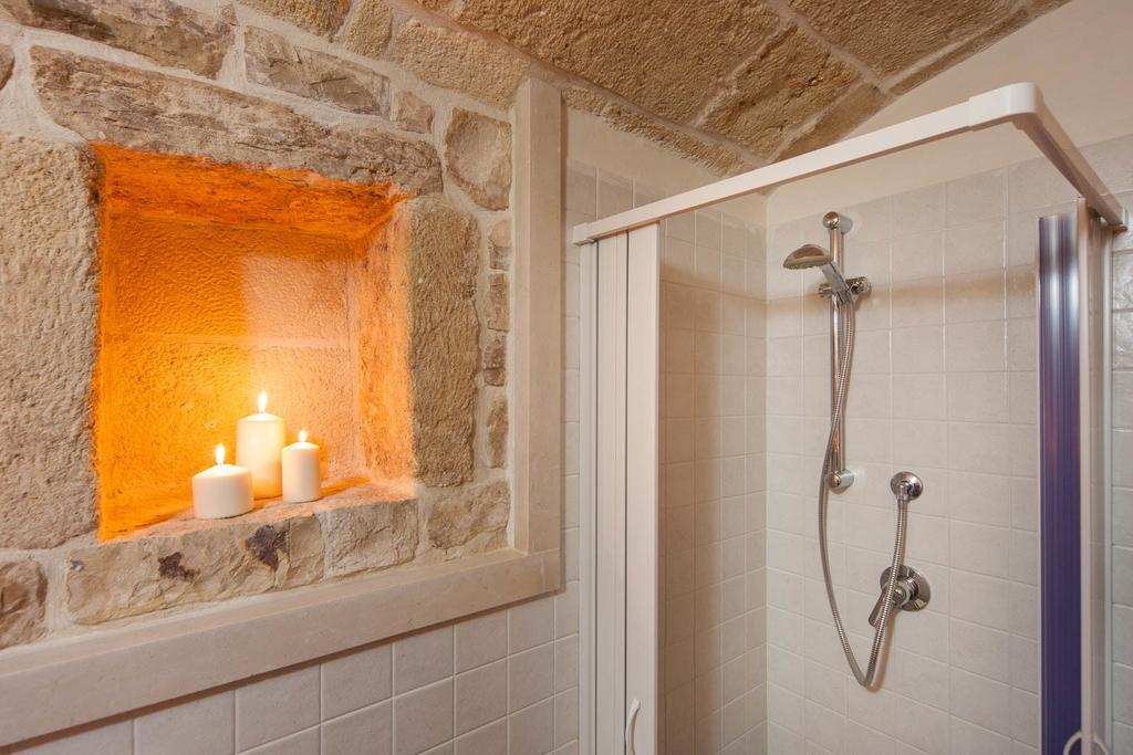 Cuore Di Pietra B&B Полиньяно-а-Маре Экстерьер фото